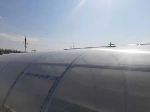 Автоматический клапан проветривания теплицы