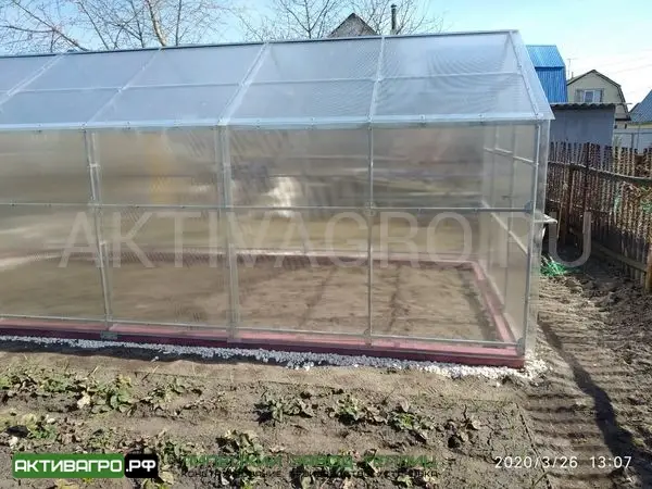 Теплица «Ударница Англичанка», ширина 2.5/3 м, труба 20х20 + 20х20 Теплица «Ударница Англичанка», ширина 2.5/3 м, труба 20х20 + 20х20