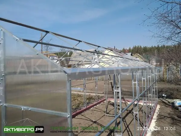 Теплица «Ударница Англичанка», ширина 2.5/3 м, труба 20х20 + 20х20 Теплица «Ударница Англичанка», ширина 2.5/3 м, труба 20х20 + 20х20